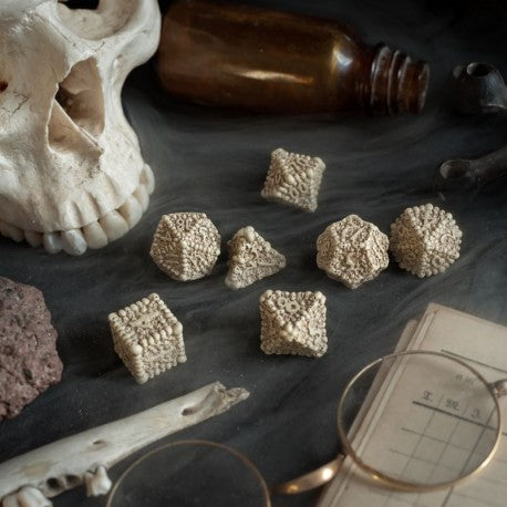Q-Workshop: Dice Macabre Set (7 Dice)
